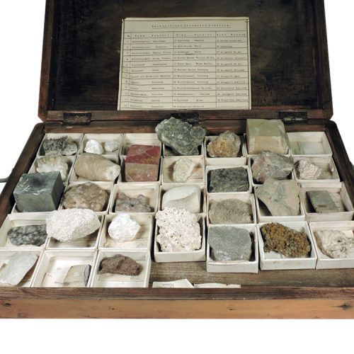 Kalcit és aragonit változatok didaktikai gyűjteménye (20. század eleje)